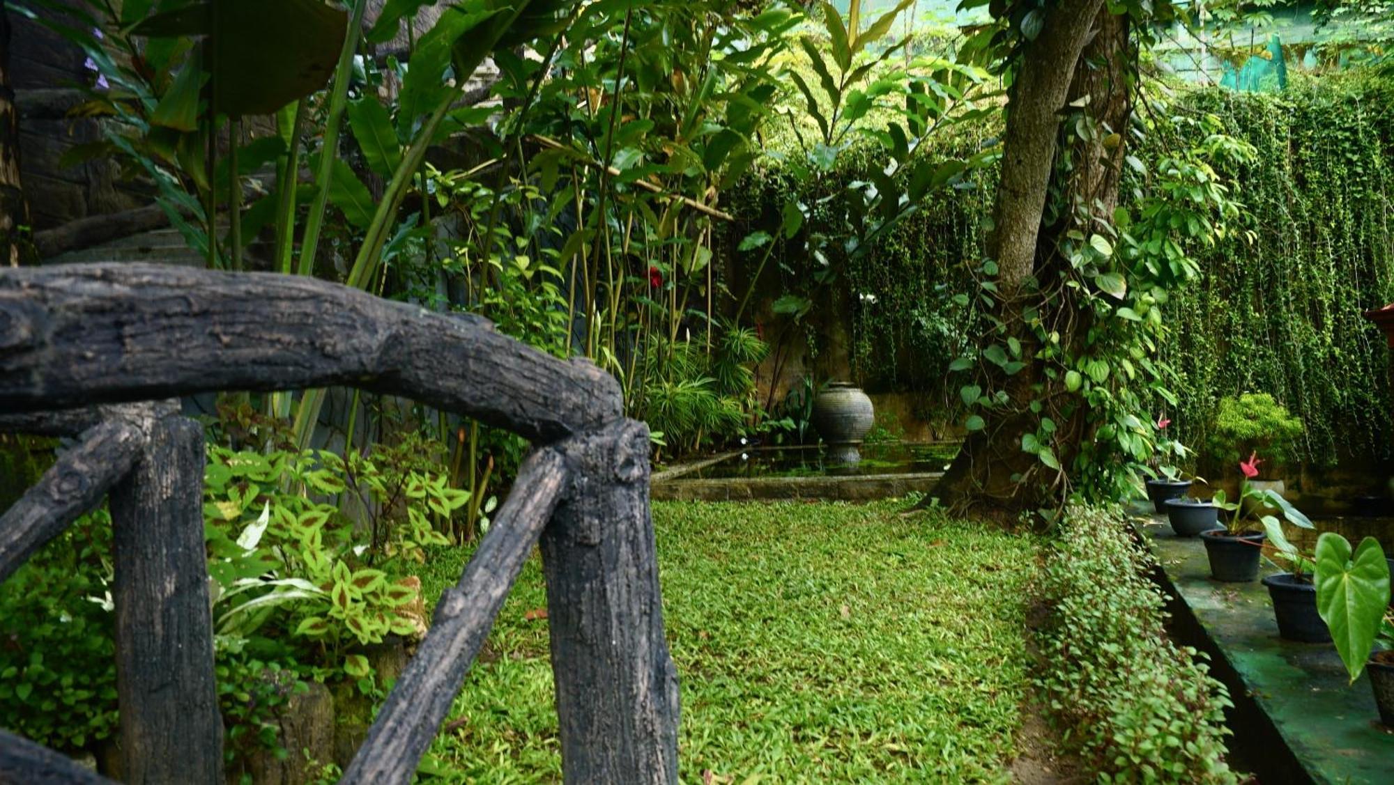 Colonial Residence Kandy Villa Esterno foto