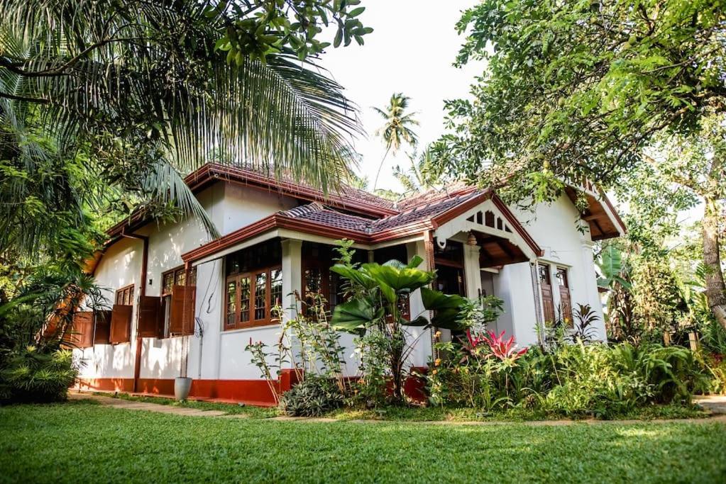 Colonial Residence Kandy Villa Esterno foto